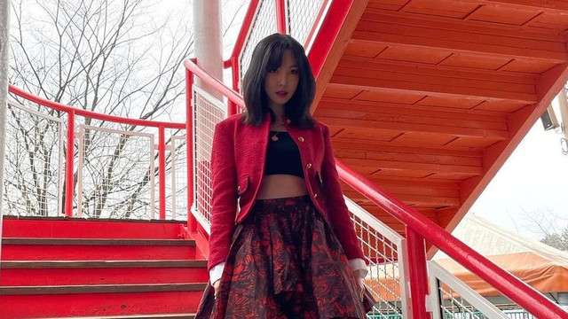 Yuju eks GFriend yang baru debut karier sebagai solois. Foto: Instagram/yuuzth