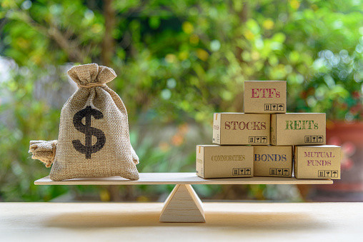 https://pixabay.com/id/photos/search/keputusan%20investasi/