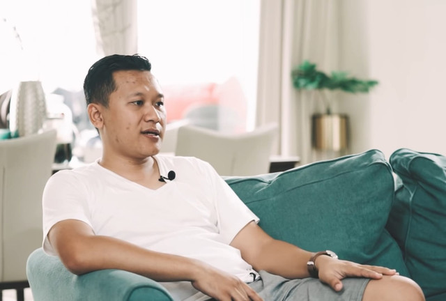 Dahfi Adam owner brand home living 109 Pillow.