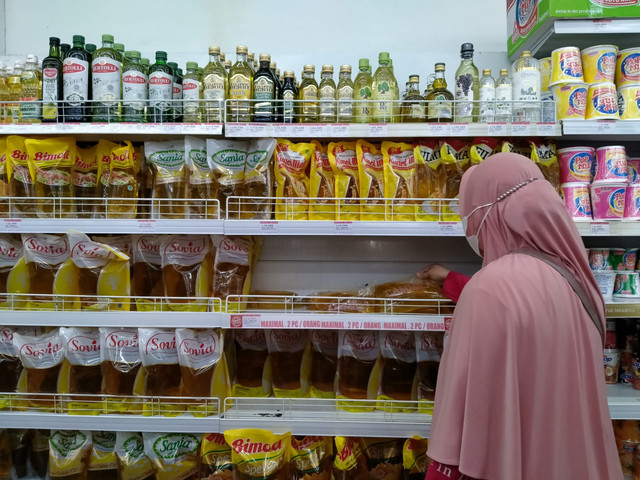 Harga Minyak Goreng di Pontianak Kini Rp 14.000 per Liter | kumparan.com