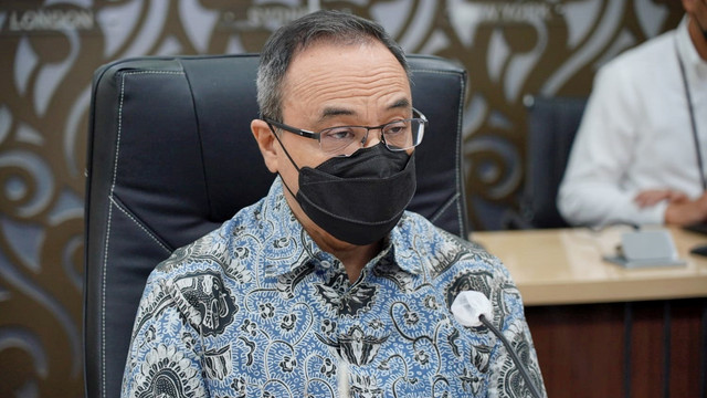 Juru bicara Kemlu RI, Teuku Faizasyah, dalam konferensi pers virtual di Kemlu RI, Jakarta, Kamis (20/1/2022). Foto: Kemlu RI