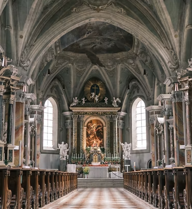 Mengenal 7 Sakramen Gereja Katolik, Foto: Unsplash/Marcus Ganahl 