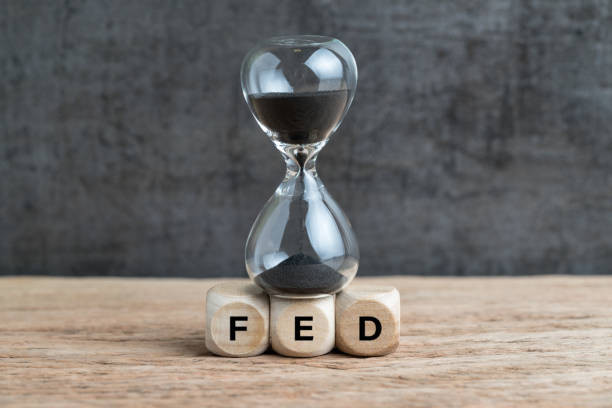 https://www.istockphoto.com/photo/federal-reserve-fed-target-and-speed-to-raise-interest-rate-concept-hourglass-or-gm1077189866-288524895