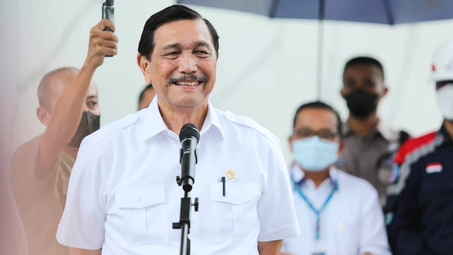 Menko Marves Luhut Pandjaitan mengunjungi Universitas Islam Internasional Indonesia yang berada di Depok, Jawa Barat, Kamis (20/1/2022). Foto: Instagram/@luhut.pandjaitan