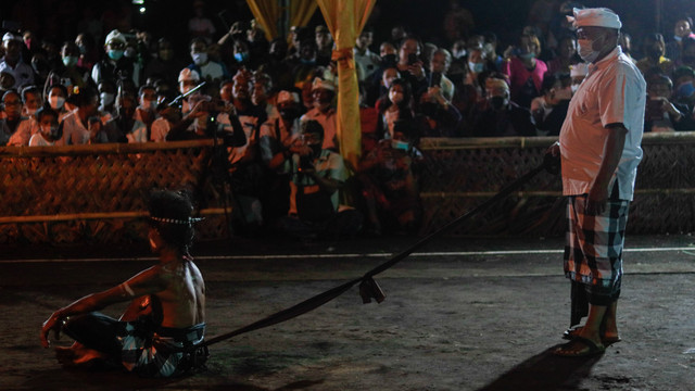 Tarian Sanghyang Bojog di Duda, Karangasem - foto: Ade Gita Ahimsa