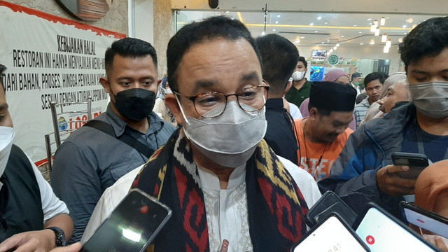 Anies Baswedan usai Talk Show Kebangsaan di Rumah Makan Losari Makassar, Jumat (21/1) malam.  Foto: Dok: Istimewa