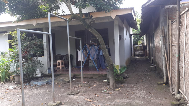 Rumah produksi bakso diduga berbahan ayam tiren di Bantul yang digerebek polisi. Foto: Erfanto/Tugu Jogja