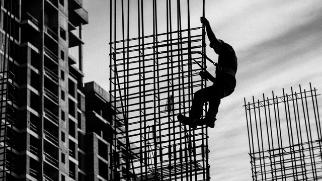 Ilustrasi pekerja konstruksi. Foto: Pexels