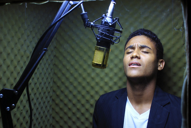 Ilustrasi menyanyi. Foto: Pixabay.