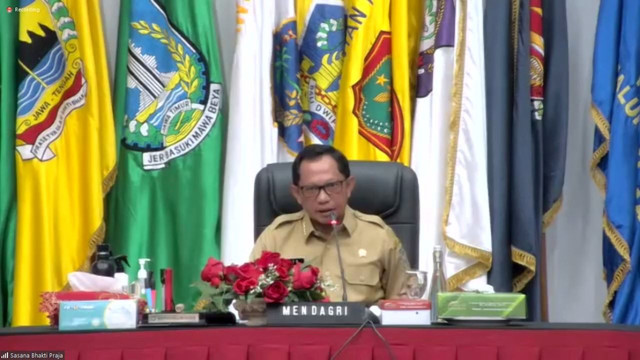 Mendagri Tito Karnavian pada Rapat Kerja bersama Ketua KPK, Kepala LKPP, dengan Kepala Daerah dan Ketua DPRD Provinsi, Kabupaten/Kota se-Indonesia. Foto: Kemendagri