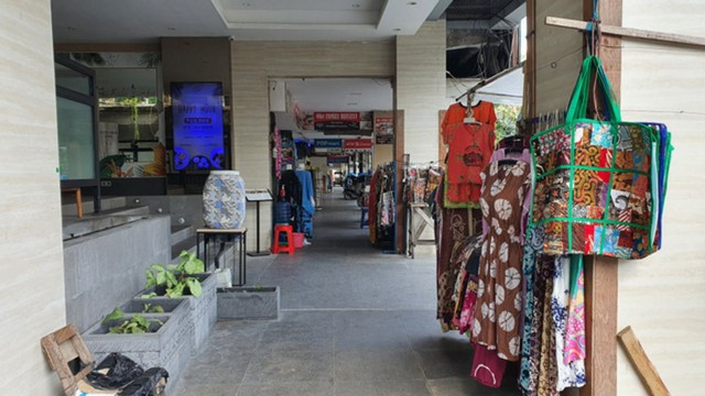 PKL yang berjualan di sepanjang Jalan Malioboro. Foto: Tugu Jogja