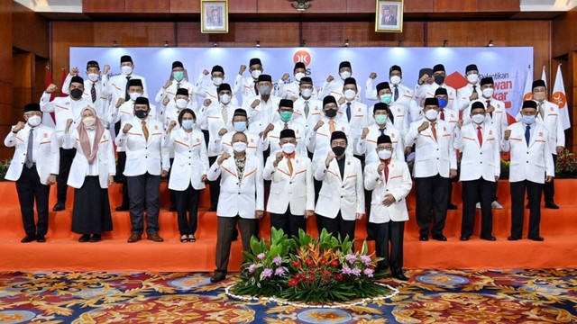 DPP PKS lantik dewan pakar, Senin (24/1).   Foto: PKS
