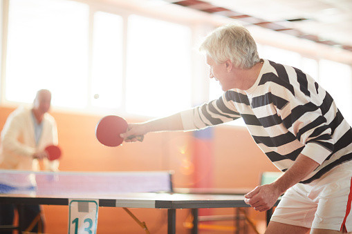 Ilustrasi cara memegang bet tenis meja. Foto: Unsplash.com