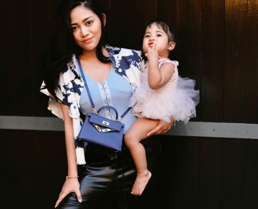Rachel Vennya dan anak perempuannya, Chava. Foto: Instagram/@rachelvennya