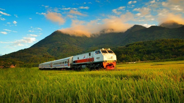 Kereta api jarak jauh. Foto: Dok. KAI
