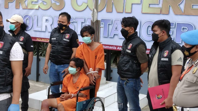 Sopir dan kernet angkot Serang-Balaraja diamankan Polres Kota Tangerang karena menjadi pelaku pemerkosaan, pencurian dan pembunuhan. Foto: Dok. Istimewa