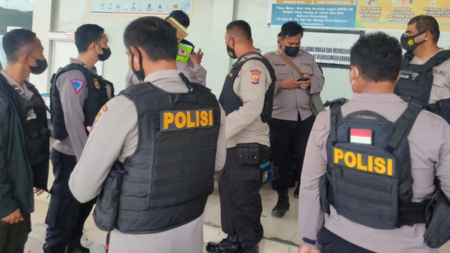 Personel Polda Papua yang digeser ke Yalimo membantu pengamanan pilkada ulang. (Foto: Humas Polda Papua)
