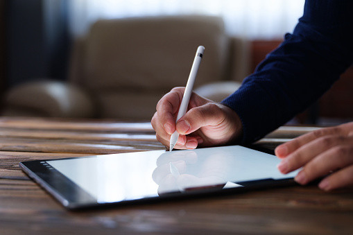 Ilustrasi membuat mind mapping di HP. Foto. dok. ilkercelik (Unsplash.com)