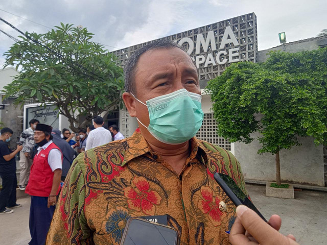 Kepala Dinas Pemuda dan Olahraga Kota Bandar Lampung Ariawan saat diwawancarai Lampung Geh, Sabtu (28/1) | Foto : Sidik Aryono/Lampung Geh