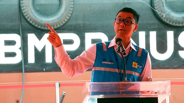 Dirut PLN, Darmawan Prasodjo, hadiri peluncuran Pembangkit Listrik Kapal Modern PT PAL dan PLN luncurkan. Foto: Dok. Istimewa