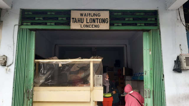 Tahu Lontong Lonceng berdiri sejak 1935 i Jalan Laksmana Martadinata, Kota Malang. foto/Aisyah Nawangsari Putri