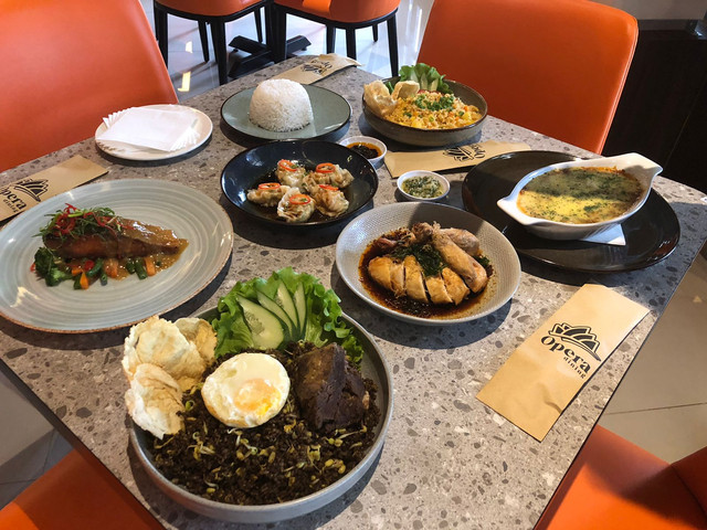 Opera Dining menawarkan beragam menu spesial untuk menyambut perayaan Tahun Baru Imlek. Foto: Teri/Hi!Pontianak