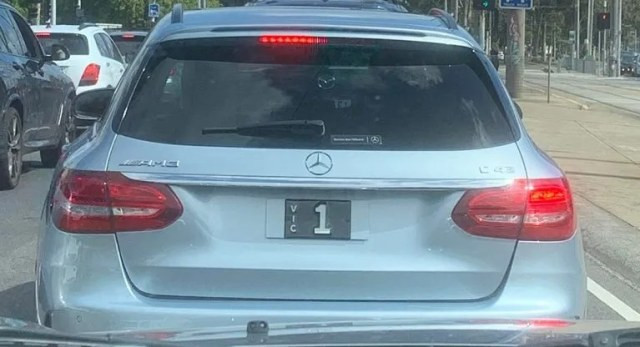 Pelat nomor cantik bernilai Rp 26 miliar. Foto: dok. Carscoops