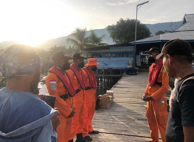 Tim SAR bersiap untuk ke lokasi pencarian. Foto: Istimewa