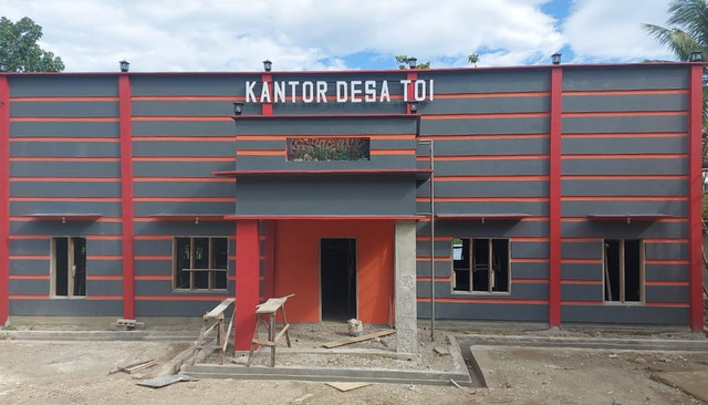 Foto 1 : Gedung Kantor Desa Toi di Kantor Desa Megah di NTT Ini Dibangun dengan Swadaya Murni Masyarakat. Foto : Istimewa