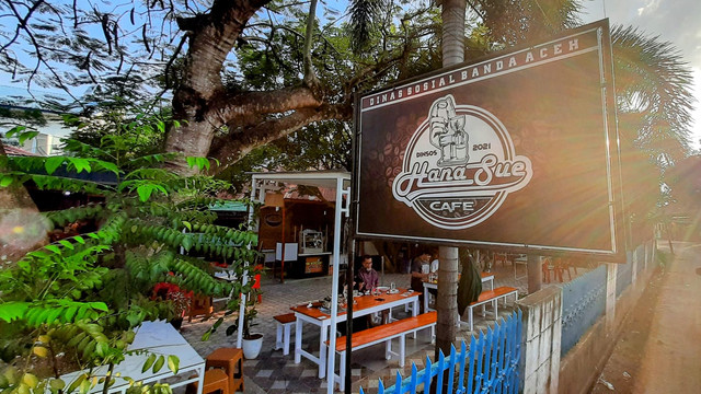 Kafe Hanasue yang terletak dalam kompleks Kantor Dinas Sosial Banda Aceh di Lamlagang, Kota Banda Aceh. Foto: Habil Razali/acehkini