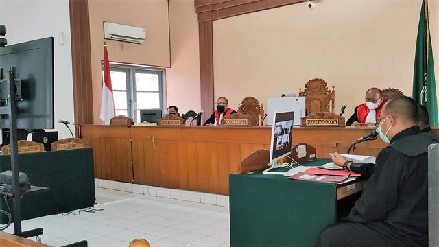 Sidang kasus dugaan kekerasan dalam Diklat Menwa UNS Solo di Pengadilan Negeri (PN) Solo, Rabu (02/02/2022). FOTO: Agung Santoso