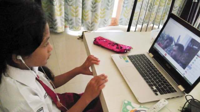 Sekolah daring di Kota Jayapura. (BumiPapua.com/Katharina) 