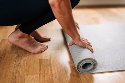 Matras Untuk Gerakan Mengguling Ke Belakang. (Foto: flickr.com/IvanRadic)