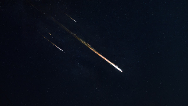 Ilustrasi Meteor. Foto: Vadim Sadovski/shutterstock