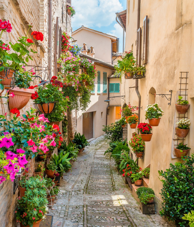 Ilustrasi desa di Italia. Foto: essevu/Shutterstock