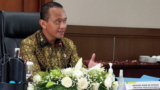 Menteri ESDM ad interim, Bahlil Lahadalia, memimpin rapat perdana dengan jajaran pejabat Kementerian ESDM, Jumat (4/2/2022). Foto: Dok. Istimewa