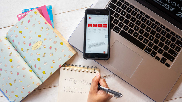 Ilustrasi bantuan kuota internet Kemendikbud untuk pelanggan Telkomsel. Foto: Telkomsel