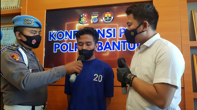 Konferensi pers kasus pemukulan petugas PLN di Bantul, Minggu (6/2/2022). Foto: Birgu