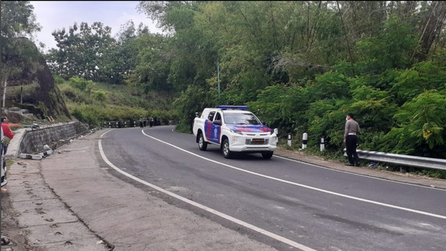 Lokasi kecelakaan bus tabrak tebing di Bantul. Foto: erfanto/Tugu Jogja