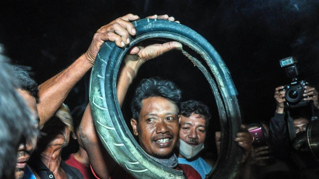 Pengakuan warga si penangkap buaya berkalung ban di Palu. Foto: PaluPoso