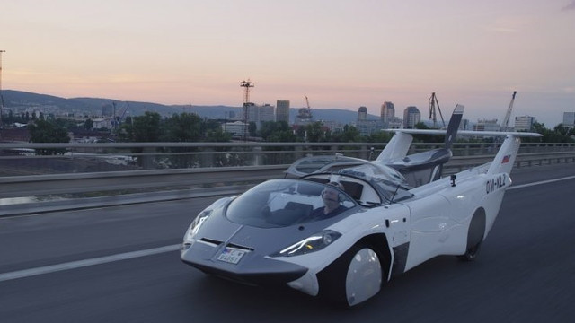 Mobil terbang AirCar dapat sertifikat layak mengudara. Foto: AirCar Klein Vision