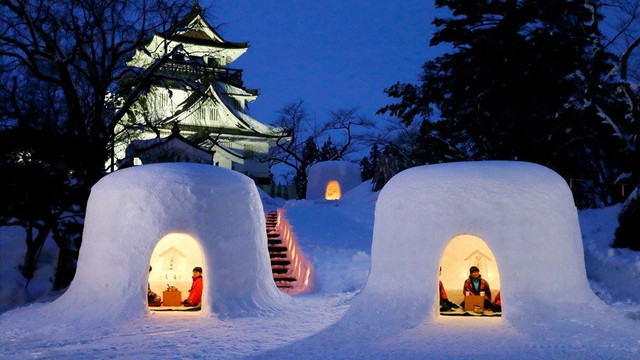 Restoran di Jepang adaptasi konsep iglo untuk terapkan social distancing. Foto: Twitter/@japan