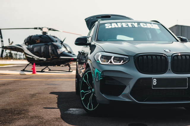 Ilustrasi BMW. Dokumentasi milik pribadi https://www.instagram.com/imajikae/