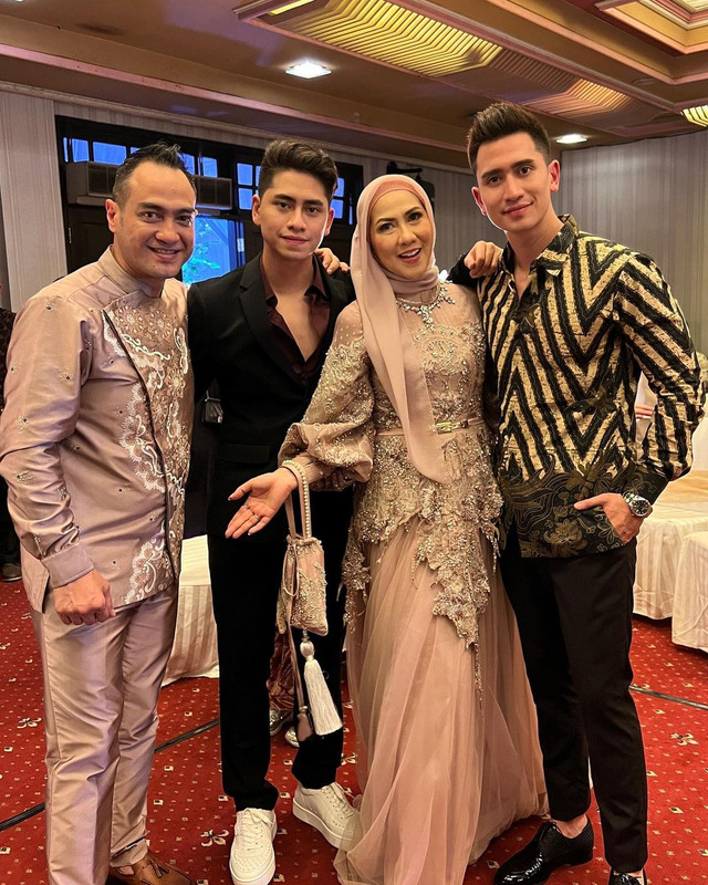 Verrell Bramasta dan Athalla Naufal hadiri acara lamaran Venna Melinda dan Ferry Irawan. Foto: Instagram/@bramastavrl