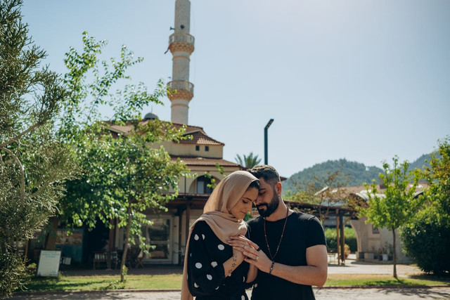 Ilustrasi kisah cinta Ali bin Abi Thalib dan Fatimah. Foto: Pexels. 