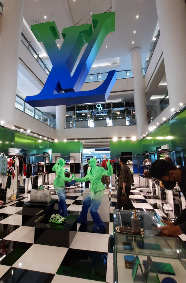 Potret Koleksi Spring Summer Terakhir Virgil Abloh di Gerai Pop Up Louis Vuitton. Foto: Avissa Harness/kumparan