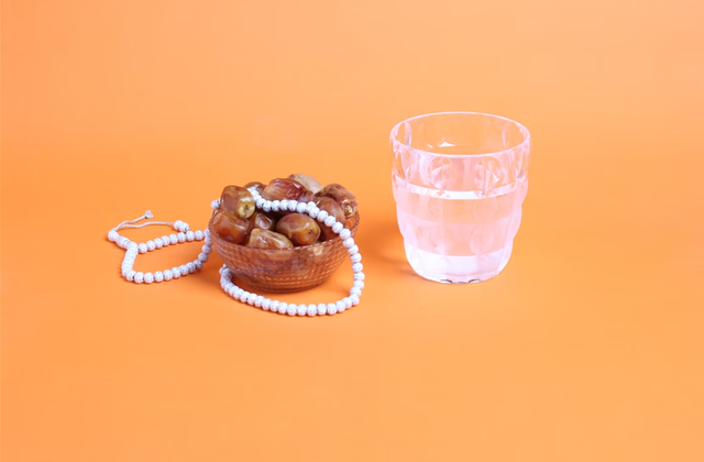 Ilustrasi manfaat puasa Rajab bagi kesehatan tubuh. Foto: unsplash.com/@rauf_alvi2001