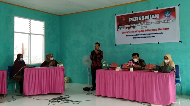 Peresmian ruang kelas bantuan Pertamina Foundation di SD Inpres Simboro, Kabupaten Mamuju, Sulawesi Barat. Foto: Awal Dion/SulbarKini