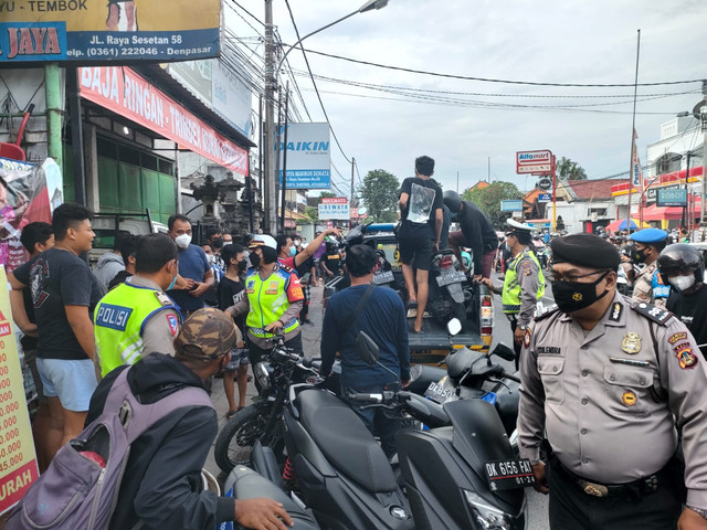 Konvoi para remaja di Denpasar saat diamankan polisi - IST