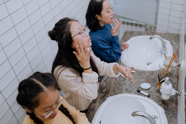 Ilustrasi Produk Skincare yang Mengandung Salicylic Acid. Foto: Pexels